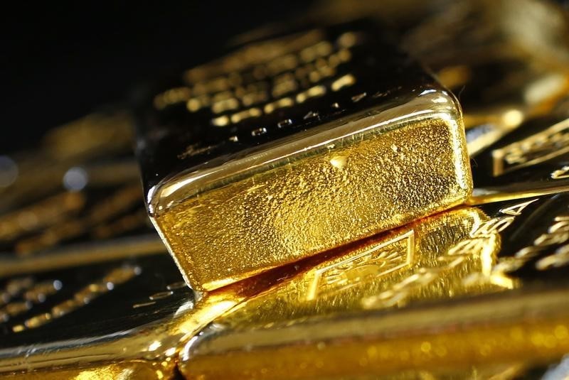 Gold Prices Rise Towards Fresh 10 Month High as Dollar Slips